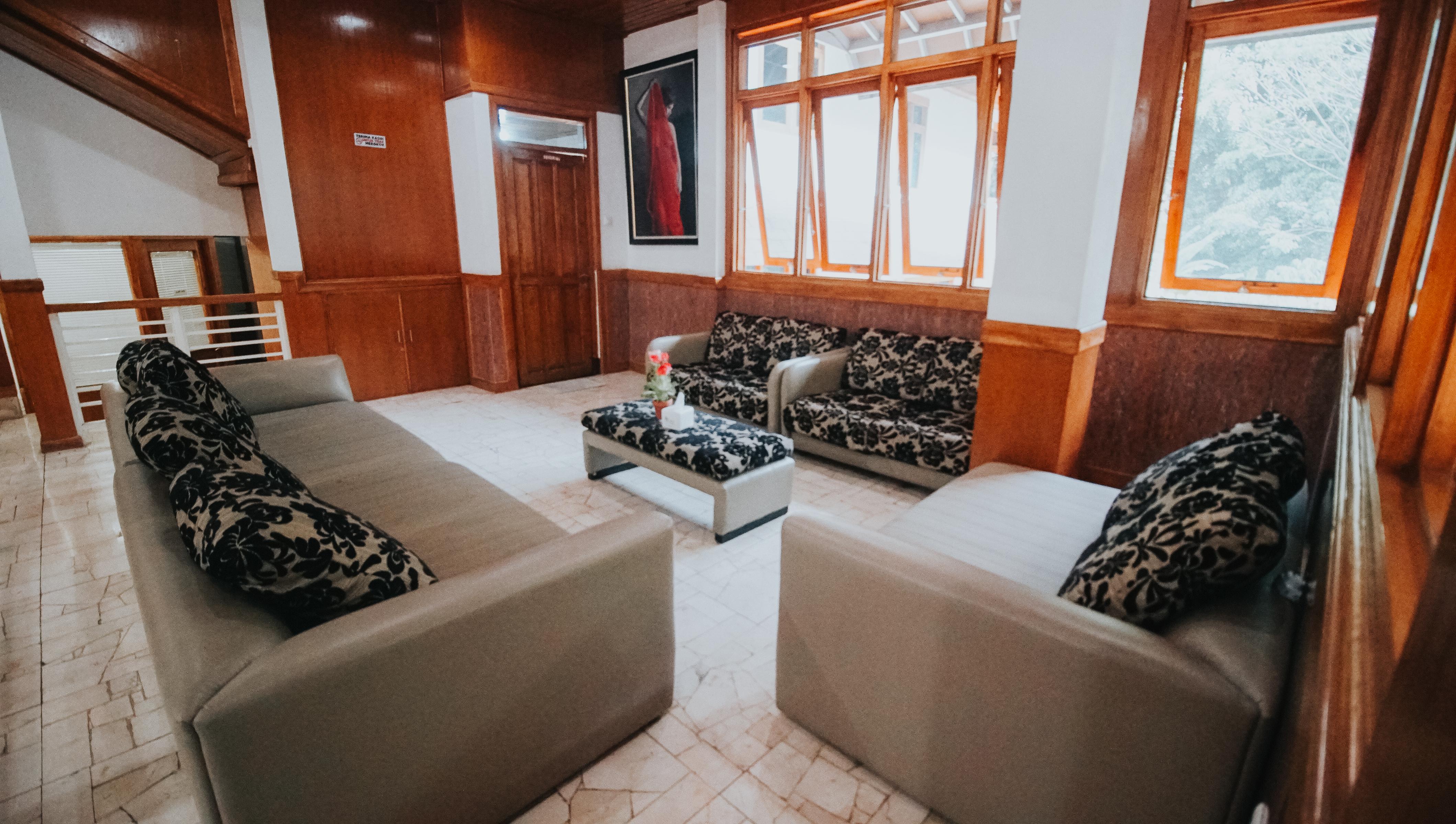 Oyo 1209 Tirtasari Nice Guesthouse Bandung Exterior photo